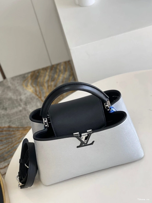 Affordable VUITTON CAPUCINES LOUIS BB 0726